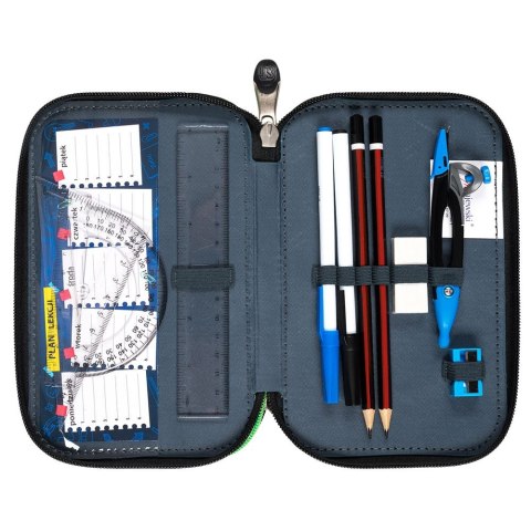 Piórnik Potrójny DARK GAME z wyposażeniem z wyposażeniem St.Right (5903235653926)