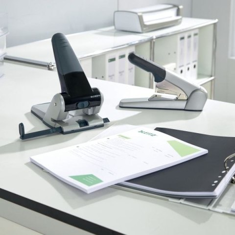 Zszywacz FC kasetkowy srebrny 60k (55520084) Leitz