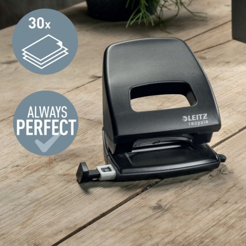 Dziurkacz NeXXt recycle czarny 30k (50030095) Leitz