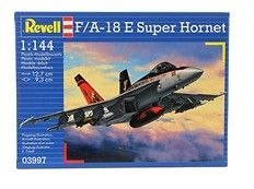 Model do sklejania F/A-18 E Super Hornet - amerykański ponaddżwiękowy wielozadaniowy samolot Revell (03997)
